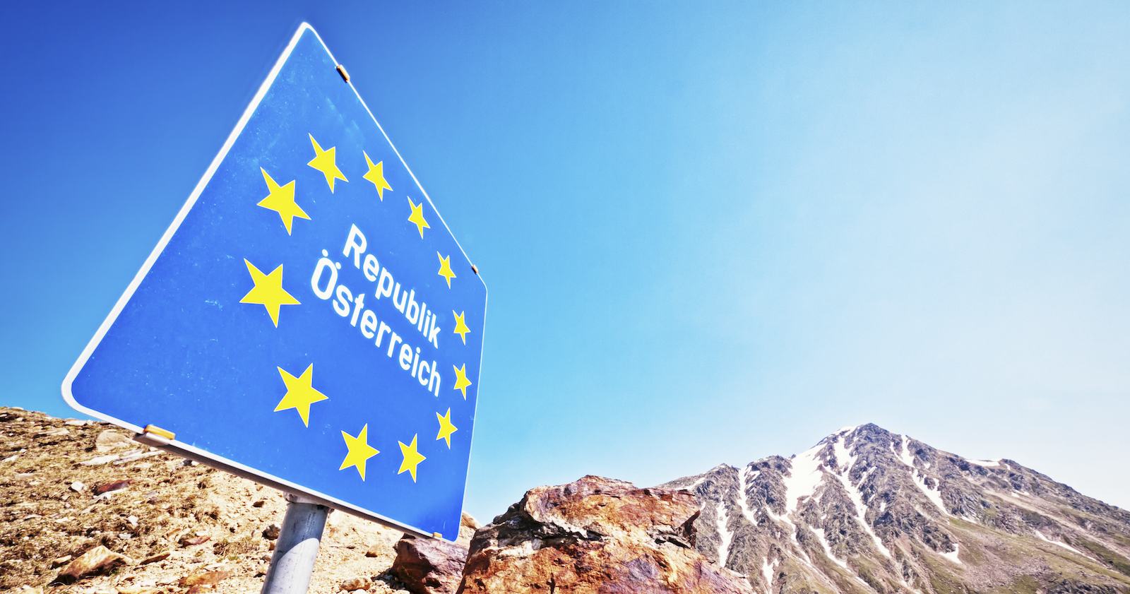 A border sign with the inscription " Republic of Austria"